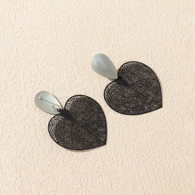 Wholesale Vintage Hollow Thin Leaf Black Heart Shaped Earrings