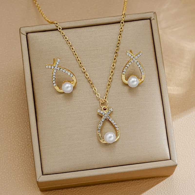 Wholesale Diamond studded red cherry Necklace Set