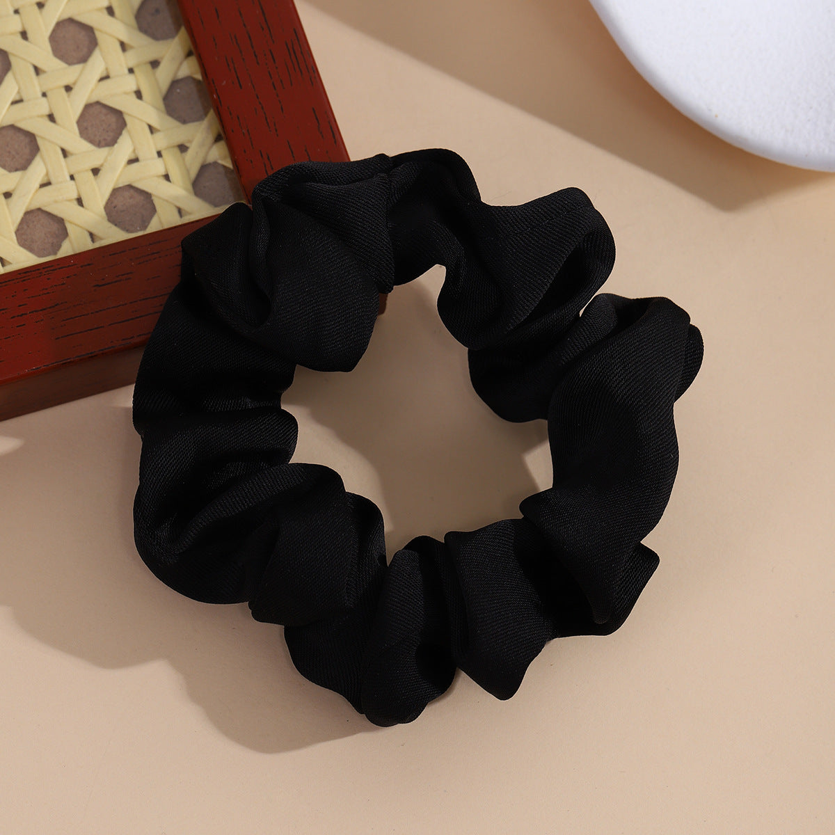 Wholesale Three dimensional flower girl with curly hair and hair loops