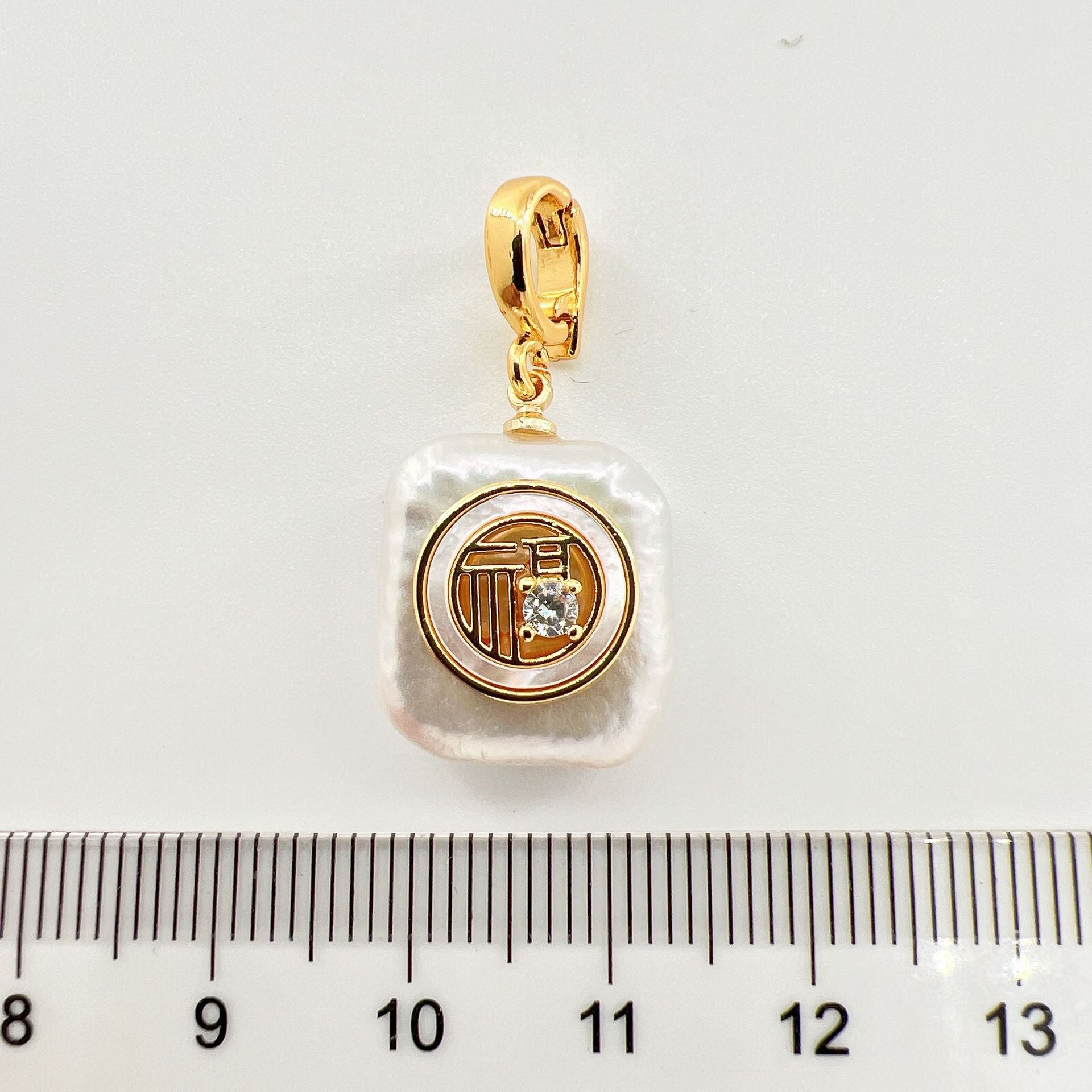 Wholesale Copper Gold Plated Baroque Pearl Saturn Lucky Bag Maneki Neko Snowflake Pendant Necklace Clasp