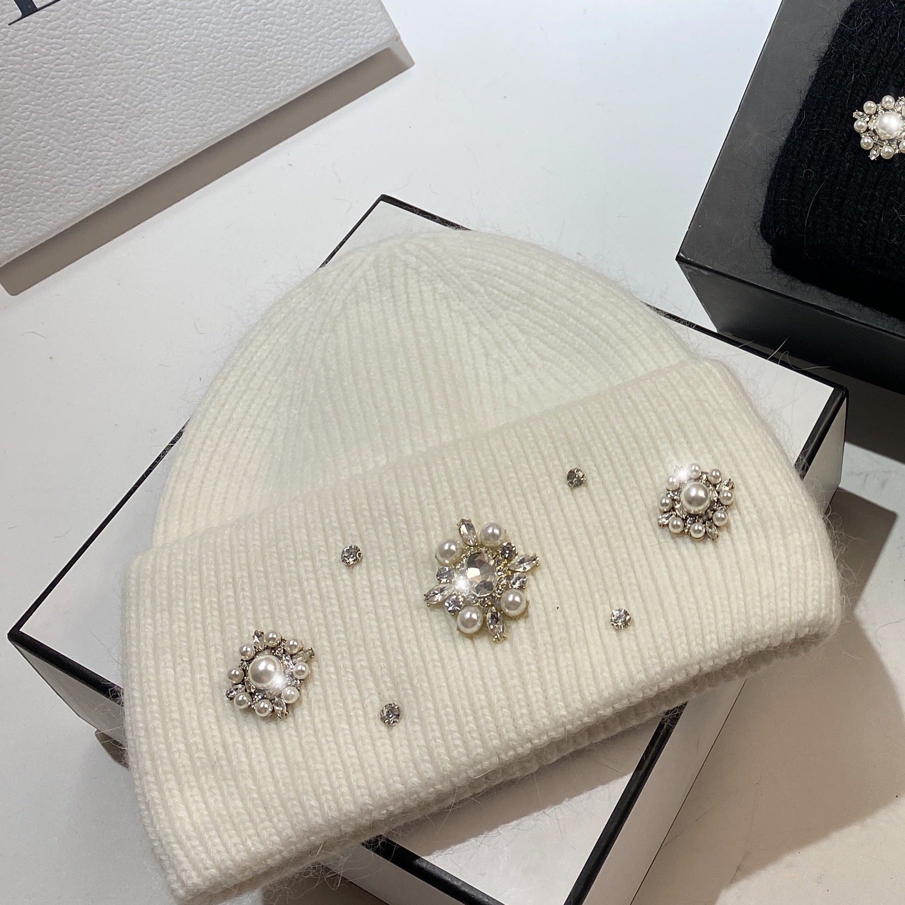 Wholesale Retro Rhinestone Rabbit Fur Warm Thick Plush Knitted Hat