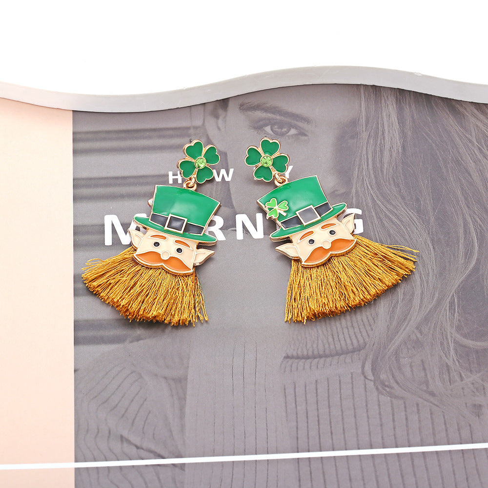 Wholesale St. Patrick Carnival four-leaf clover head tassel earrings alloy drop oil Irish hat earrings