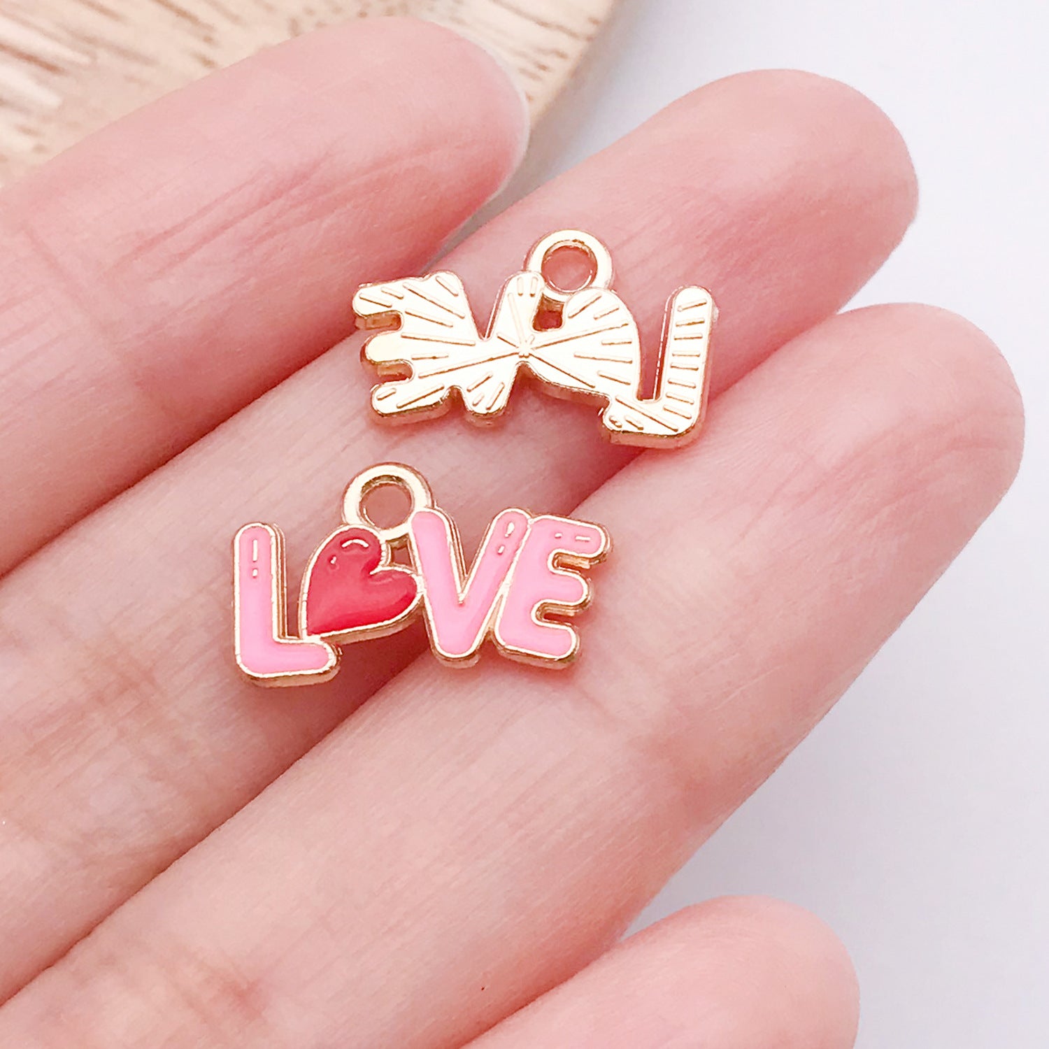 Wholesale Valentine' s Day Love Variety Cartoon Jewelry Accessories Pendant