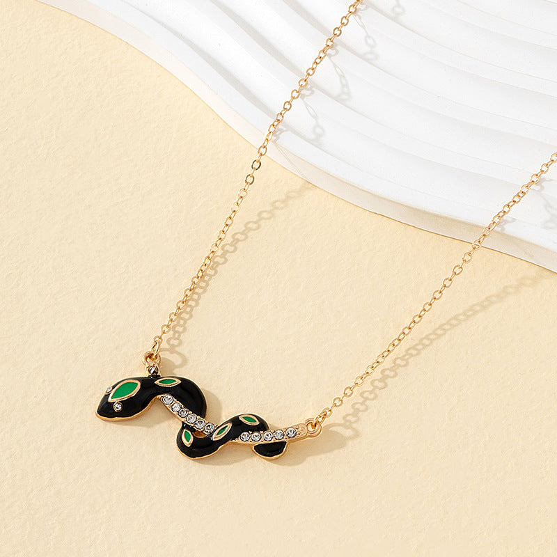Wholesale Alloy Snake Totem Enamel Necklace