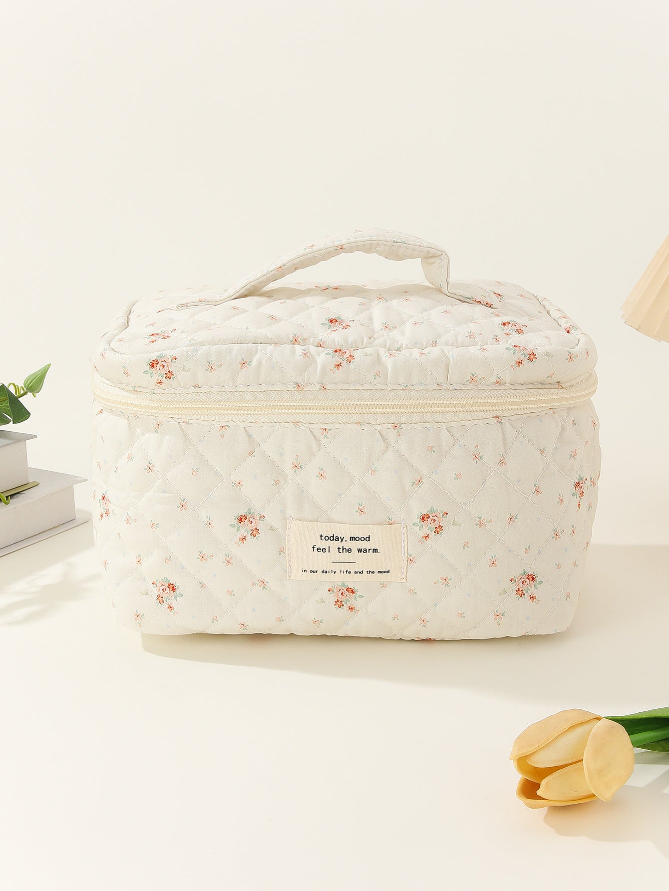 Wholesale Portable Large Capacity Small Floral Storage Portable Quilted Cotton Cosmetic Bag