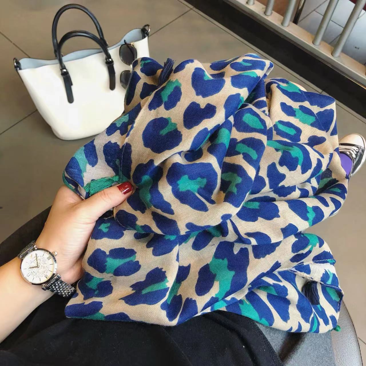 Wholesale Autumn and Winter Cotton and Linen Leopard Print Scarves