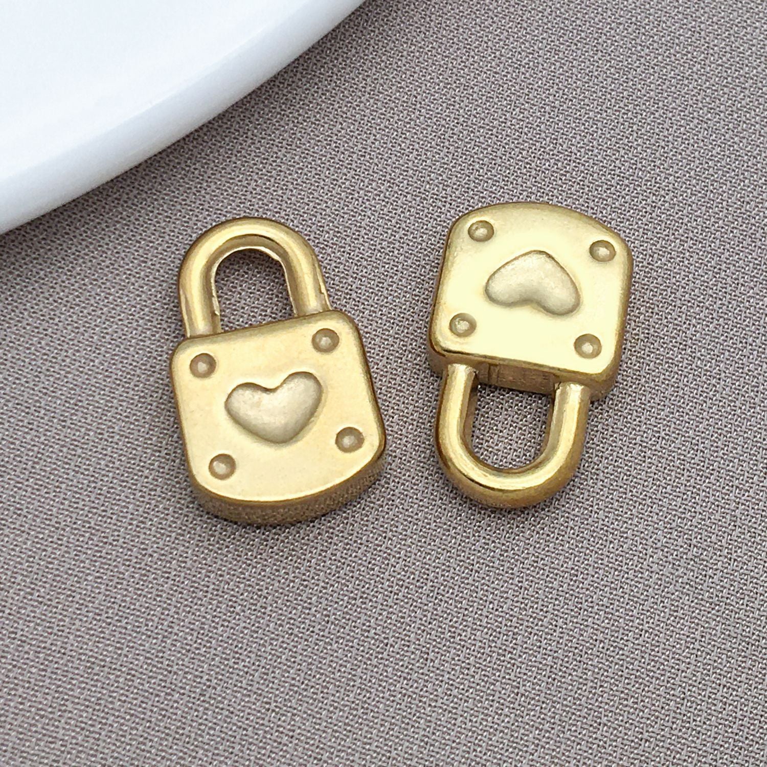 Wholesale Smooth Love Key Love Lock Stainless Steel Pendant