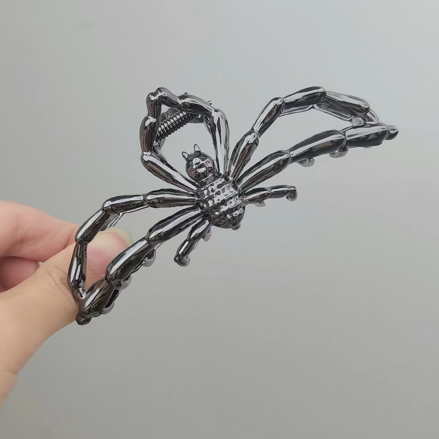 Wholesale Halloween Skull Magic Claw Clip Hair Accessories Metal Spider Large Shark Clip