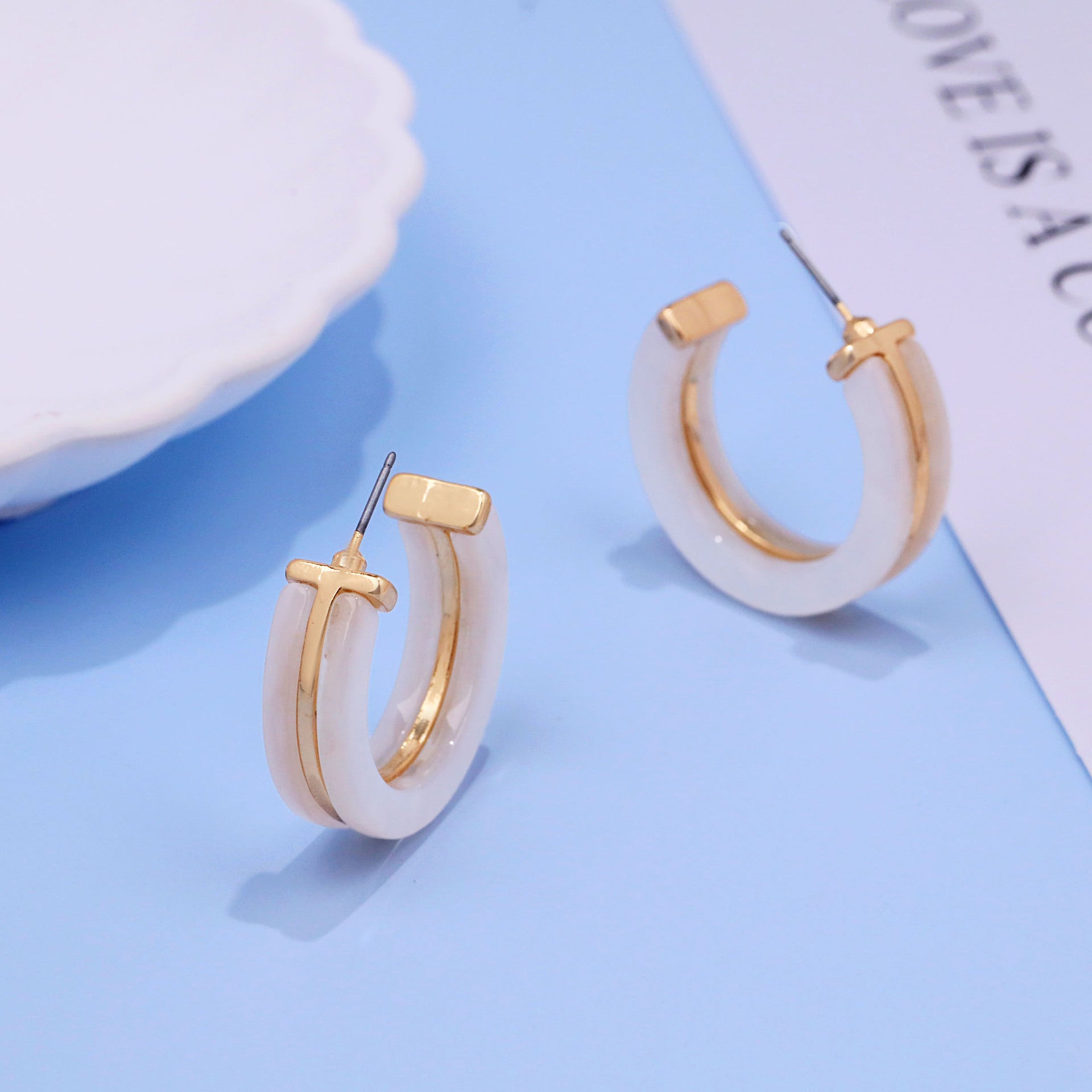 Wholesale Pair of Women Fashion Hoop Earrings Vintage