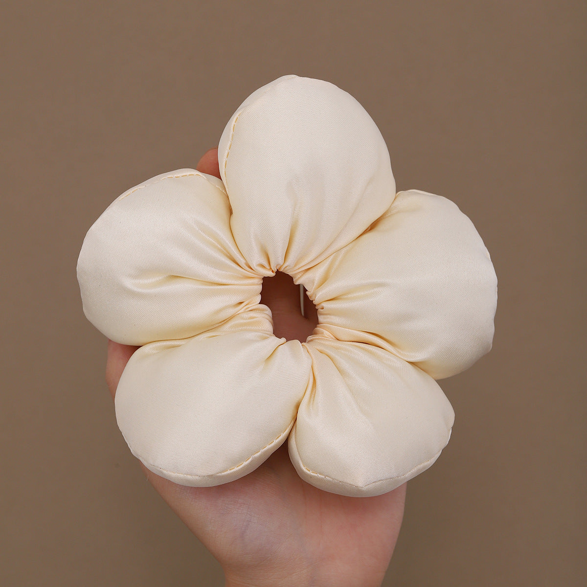 Wholesale Three dimensional flower girl with curly hair and hair loops