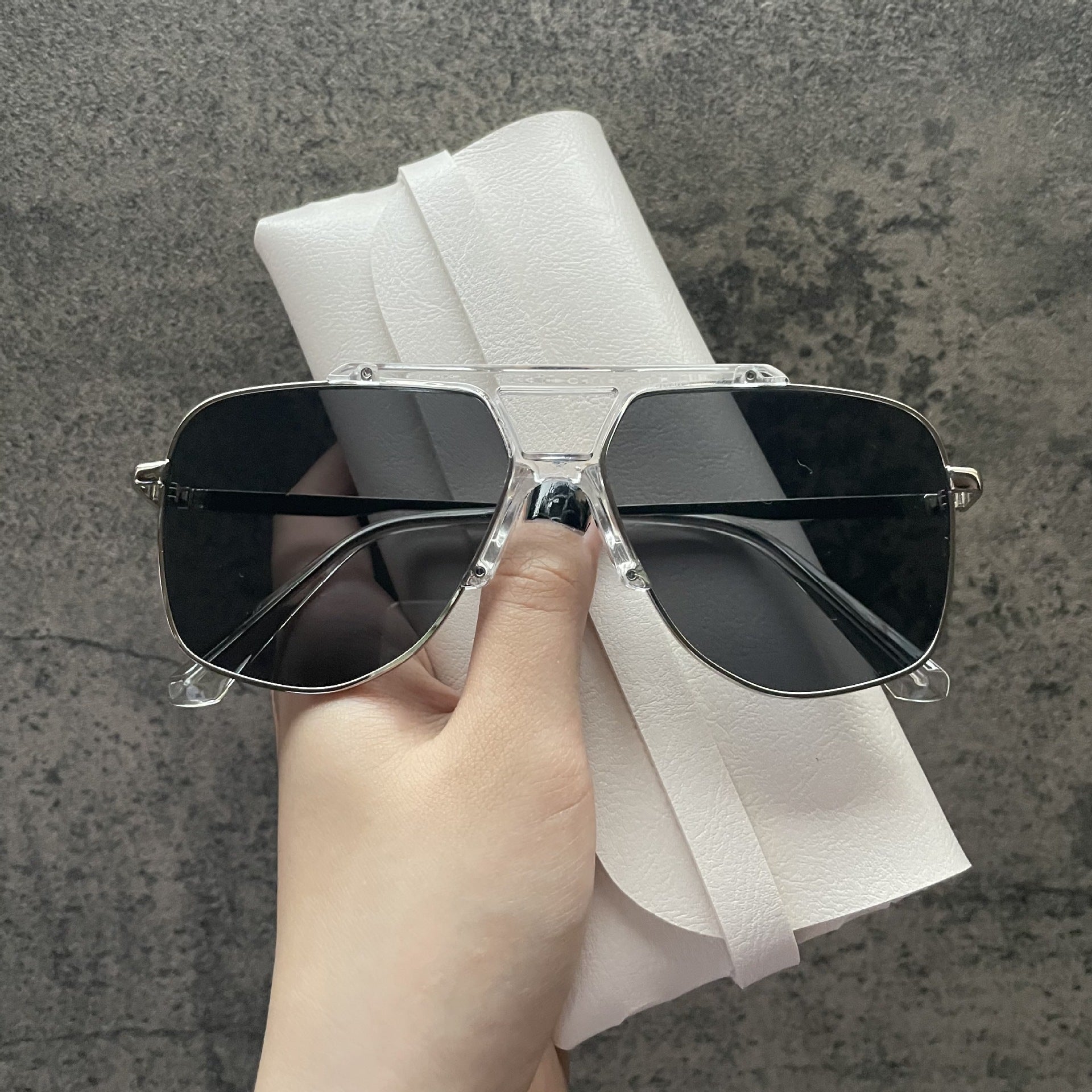Wholesale Large Frame Irregular Metal Frame PC Sunglasses