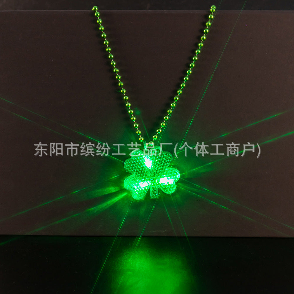 Wholesale St.  Patrick' s Day LED light clover luminous necklace