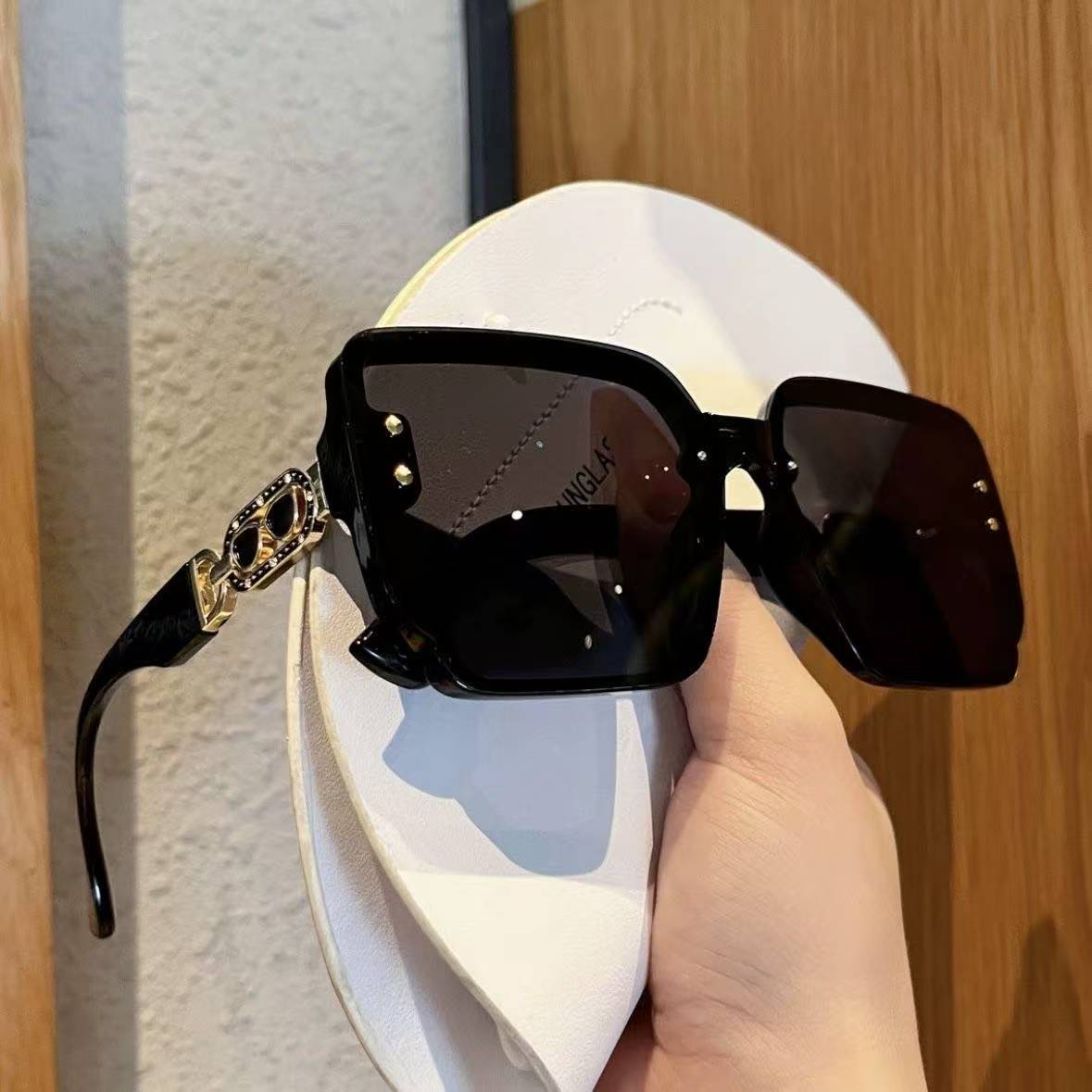 Wholesale Fashion square frameless polarized sunglasses