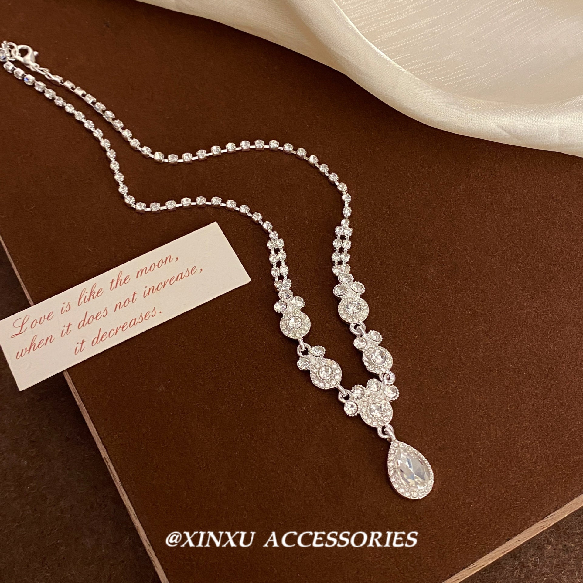 Wholesale Alloy Light Luxury Retro Forest Flower Clavicle Necklace