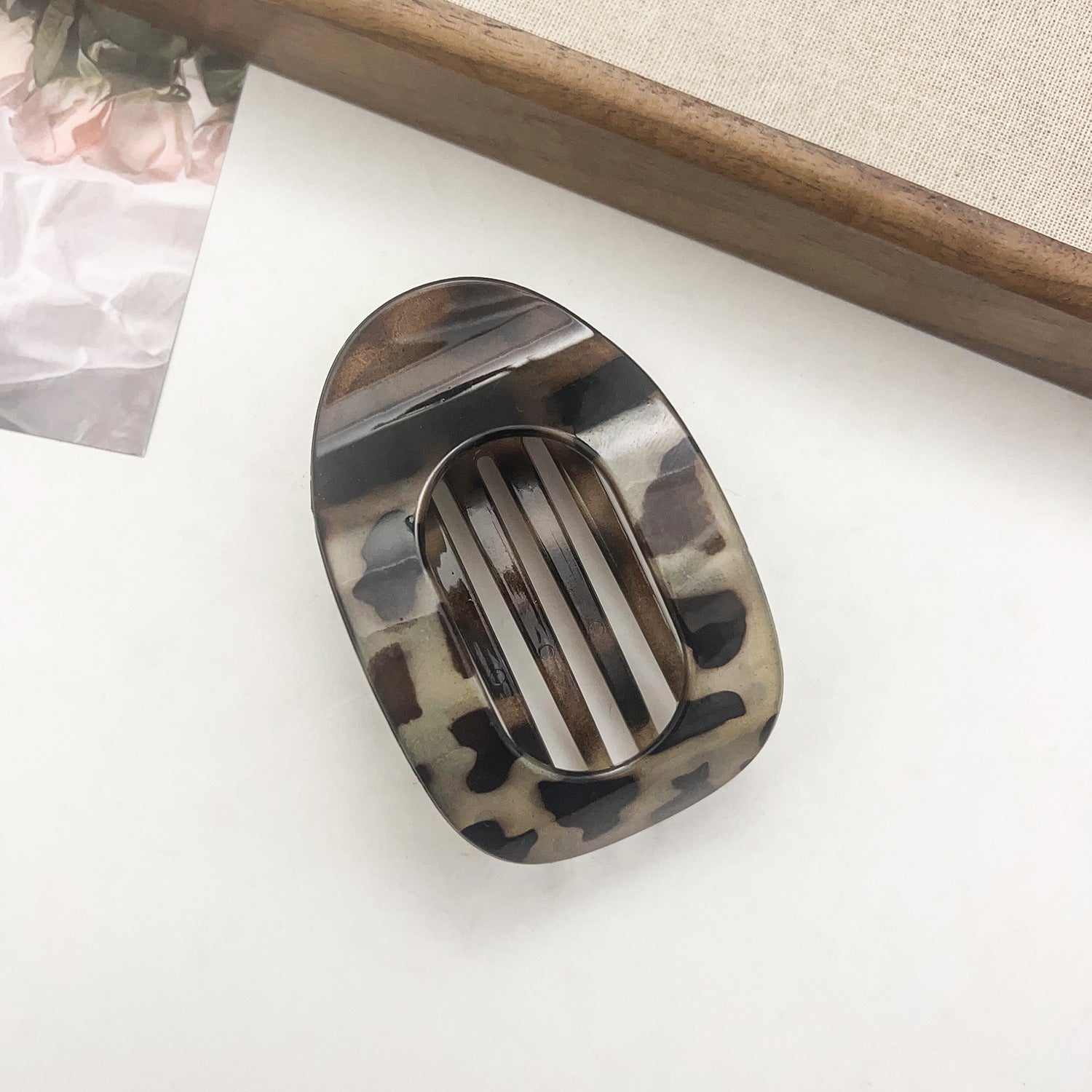 Wholesale New Flat Oval Hairpin Back Head Disc Hair Grab Clip Curved Arc Design Elegant Shark Clip Hair Accessories