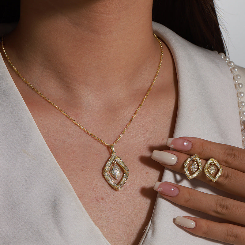 Wholesale Alloy Micro Inlaid Zirconia Diamond Shaped Fashionable High-end Feeling Fashionable Earrings Necklace Two-piece Set