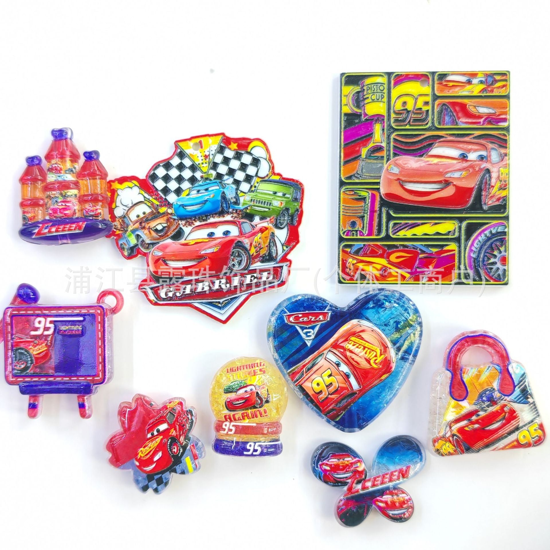 Wholesale 100pcs Car Theme Acrylic Beads Mixed Colors DIY Phone Charm Keychain Fashion Accessory Gift