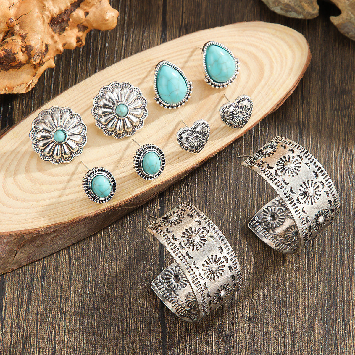 Wholesale Retro Flower Design Zinc Alloy Women S Earrings Fashion Jewelry Accessory Boutique Resale