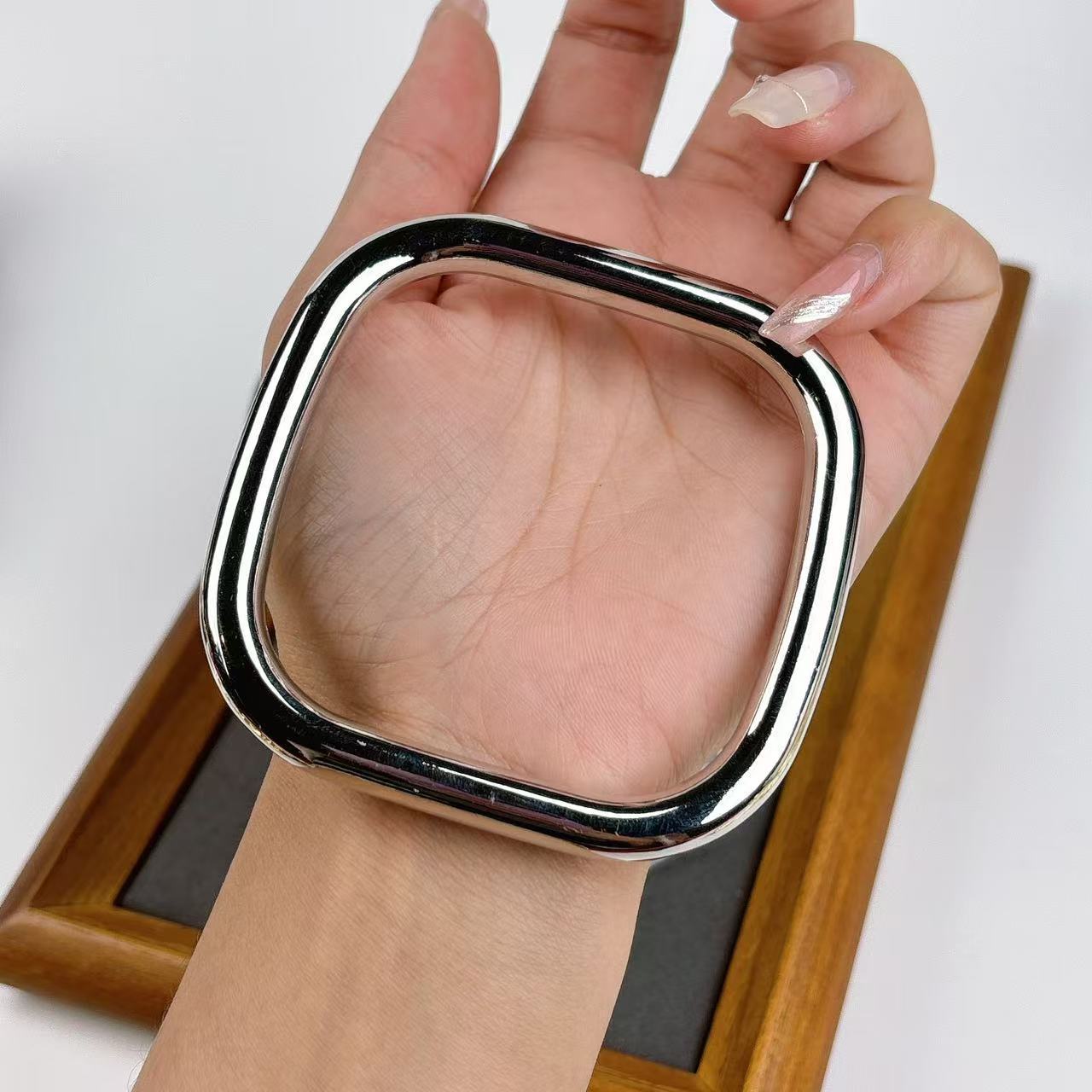 Wholesale Wave Shape Acrylic Open Bracelet