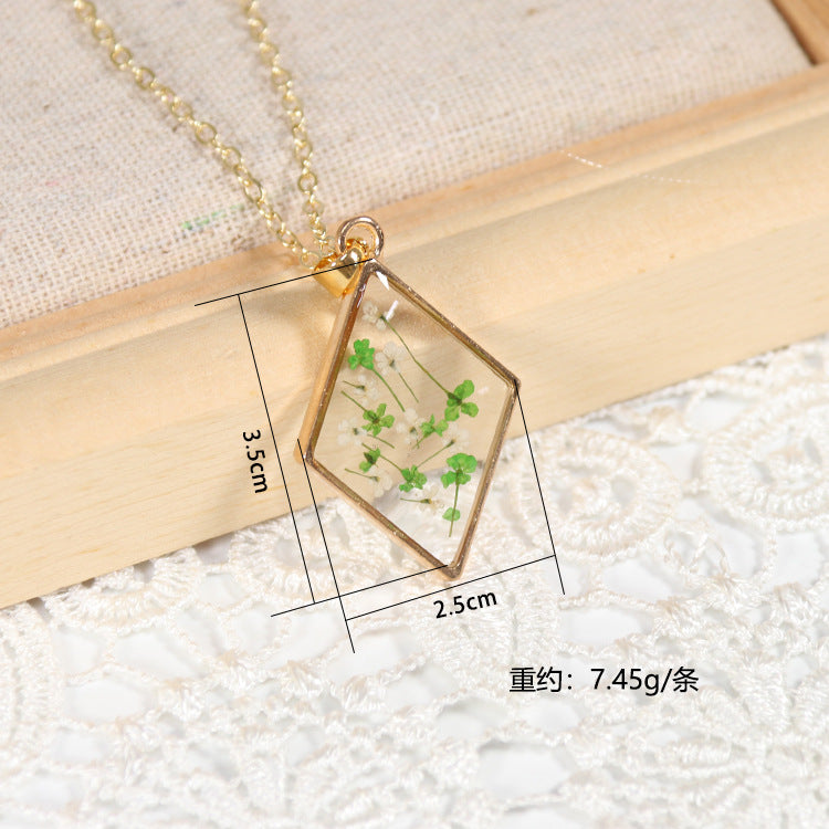 Wholesale 10pcs Geometric Dried Flower Gypsophila Natural Plant Specimen Necklace