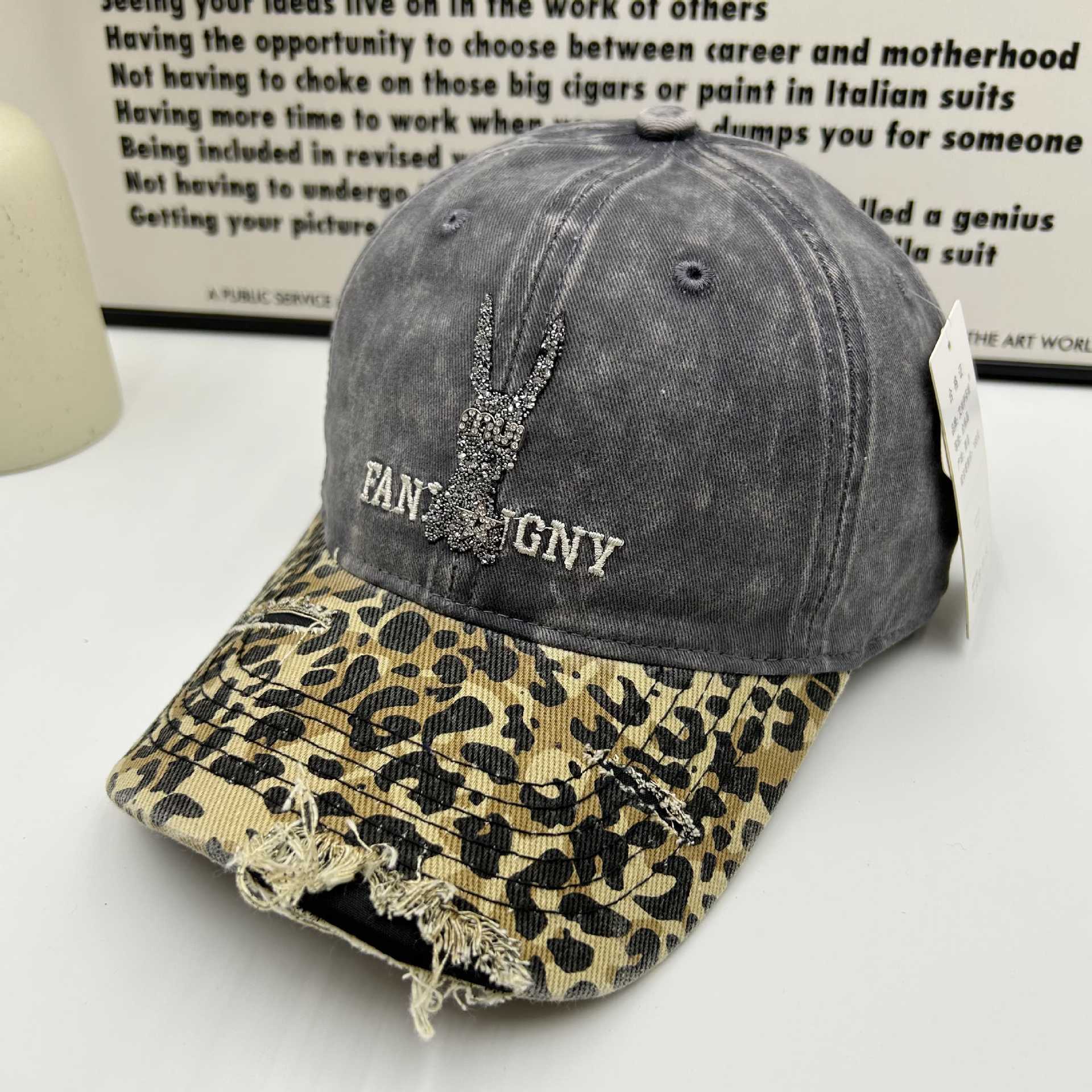 Wholesale Retro leopard print sweet cool rhinestone letters brushed old large head circumference face small duckbill cap