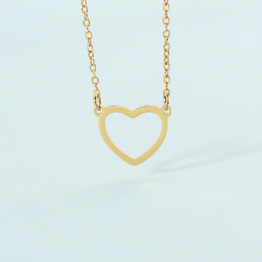 Wholesale Simple and elegant hollow heart-shaped necklace