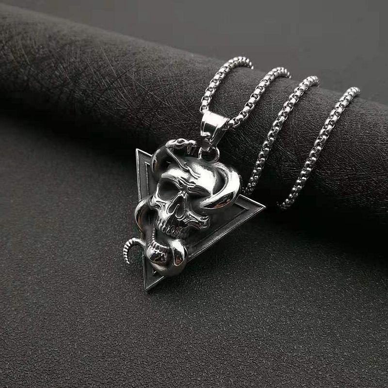 Wholesale Vintage skull and snake punk style pendant polished skull men' s necklace pendant
