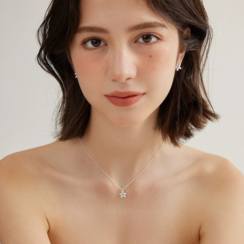 Wholesale Begonia Mark Exquisite Texture Mini Flower Daily Versatile Necklace