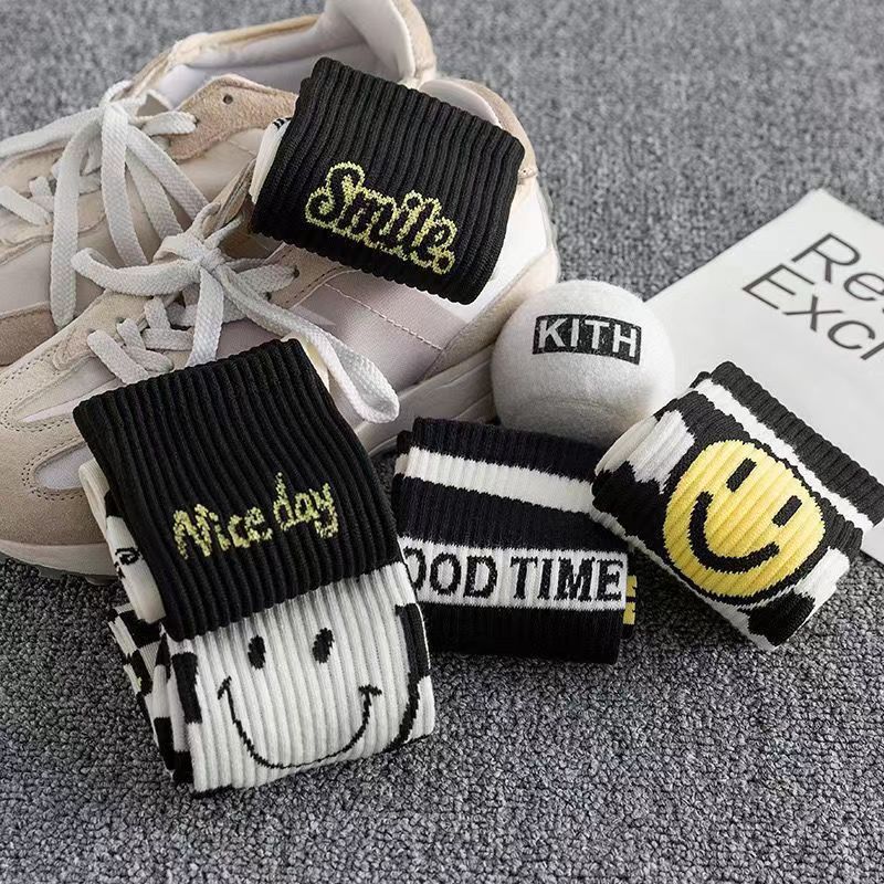 Wholesale Autumn and Winter Cartoon Wild Black and White Cute Mid-rise Socks