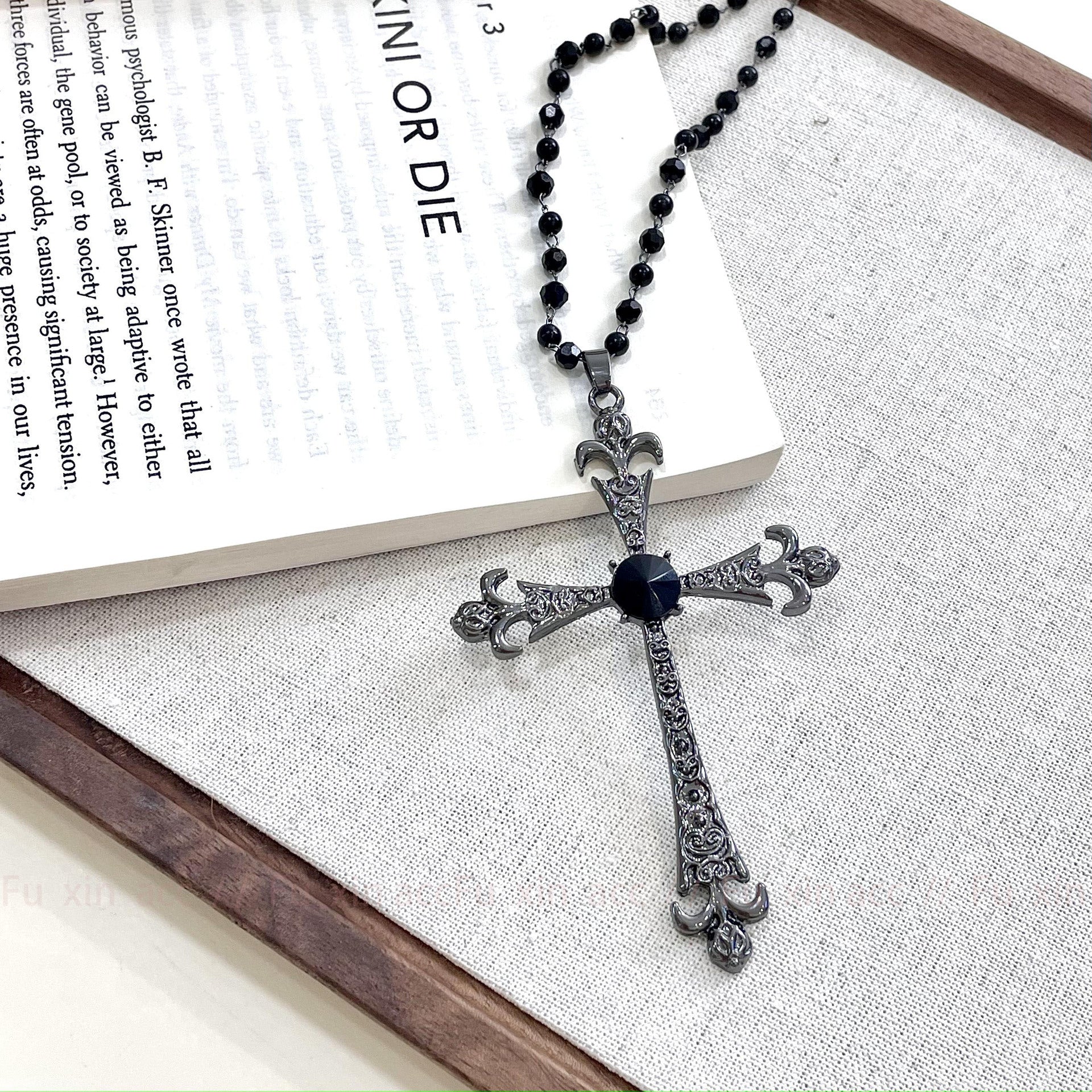 Wholesale Retro Punk Subculture Y2K White Crystal Cross Zircon Retro Gothic Star Mans Necklace