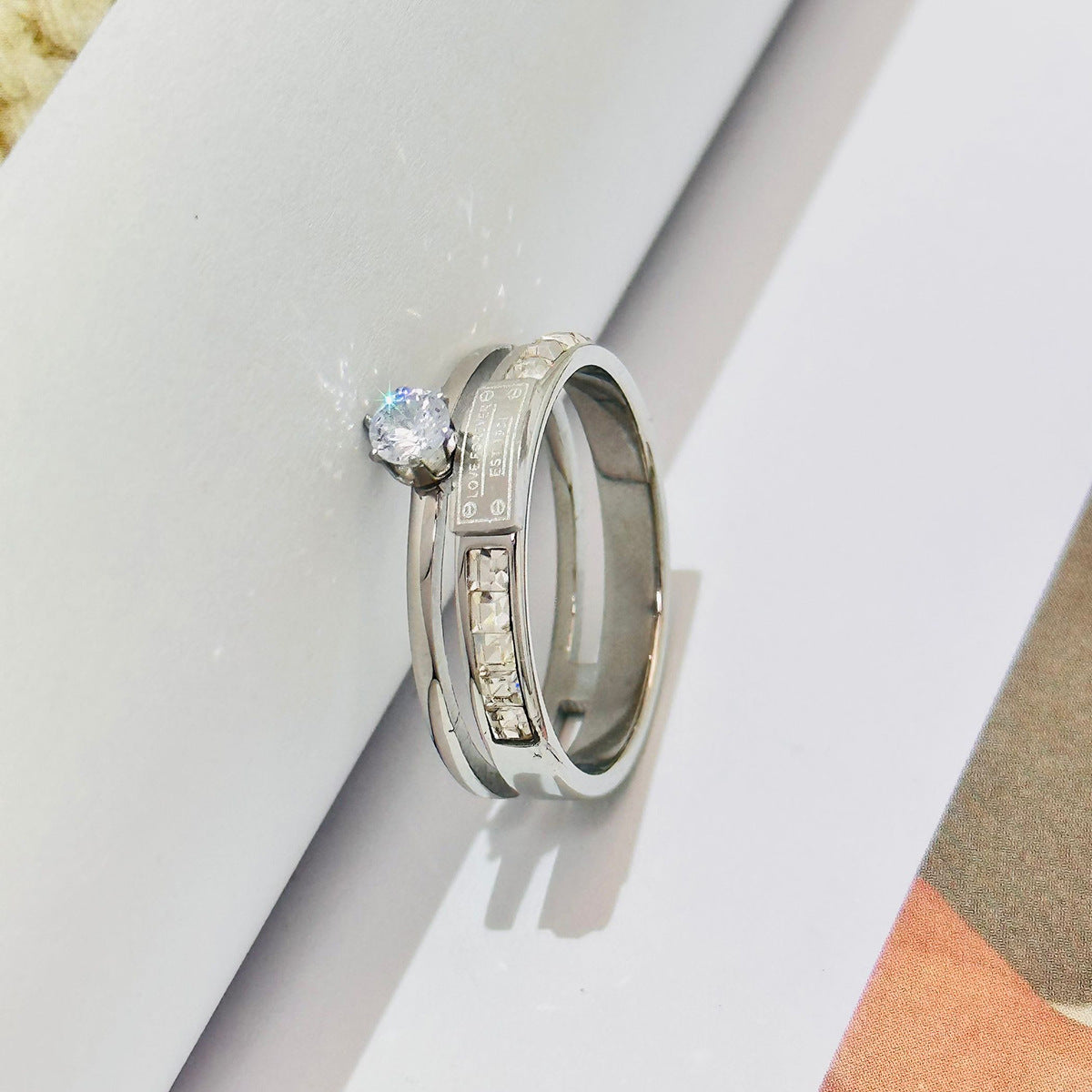 Wholesale Rose gold diamond inlaid titanium steel ring