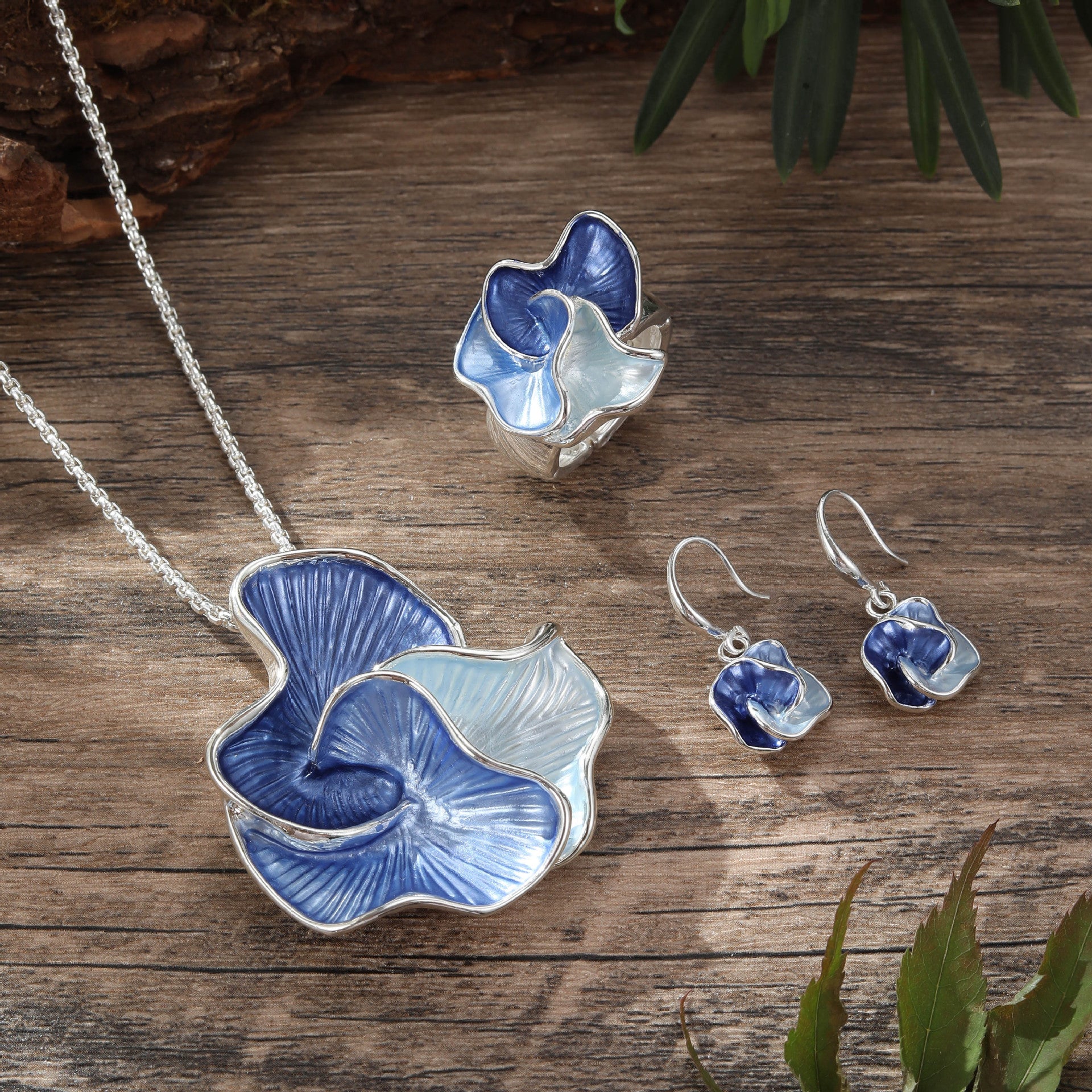 Wholesale 3pcs New Color Painting Oil Geometric Petal Stud Earrings Pendant Set