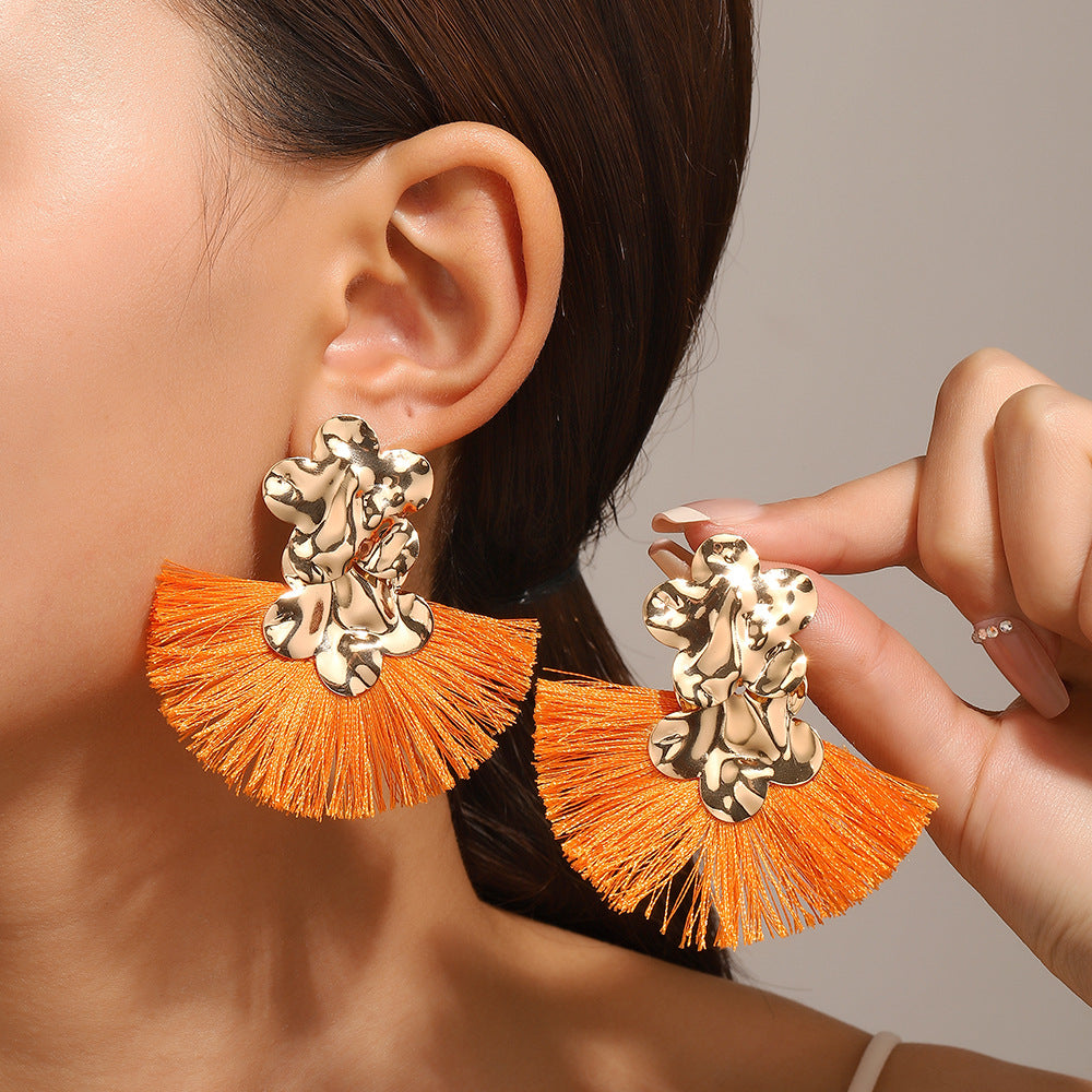 Wholesale Scalloped Tassel Vintage Alloy Flower Exaggerated Earrings