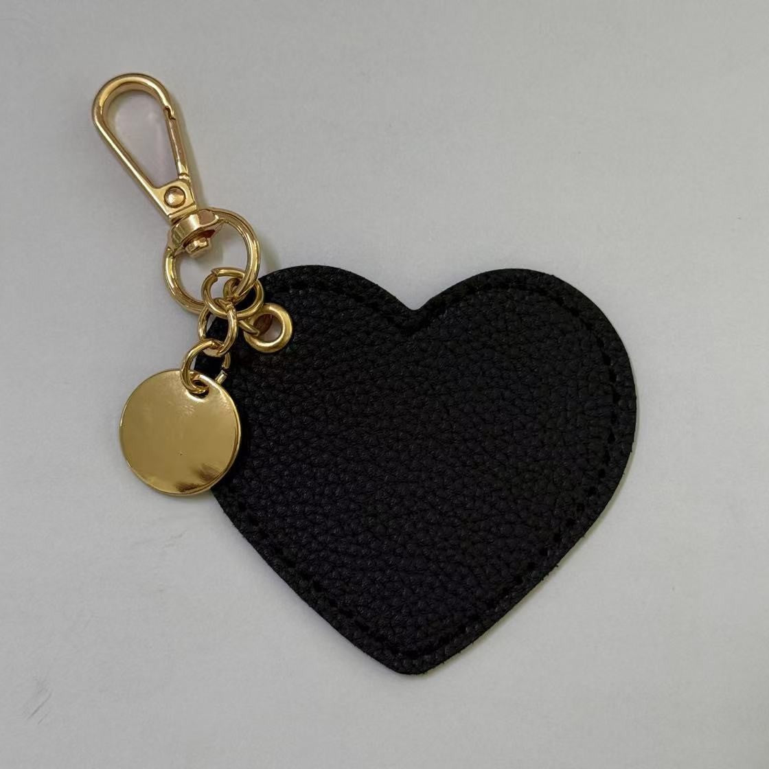 Wholesale Small fresh leather heart-shaped keychain