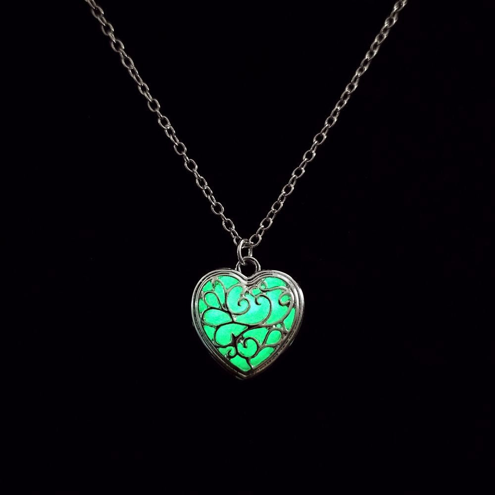 Wholesale Multi colored hollow luminous heart-shaped necklace