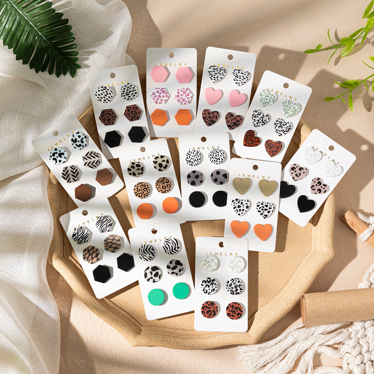 Wholesale design leopard acrylic earrings