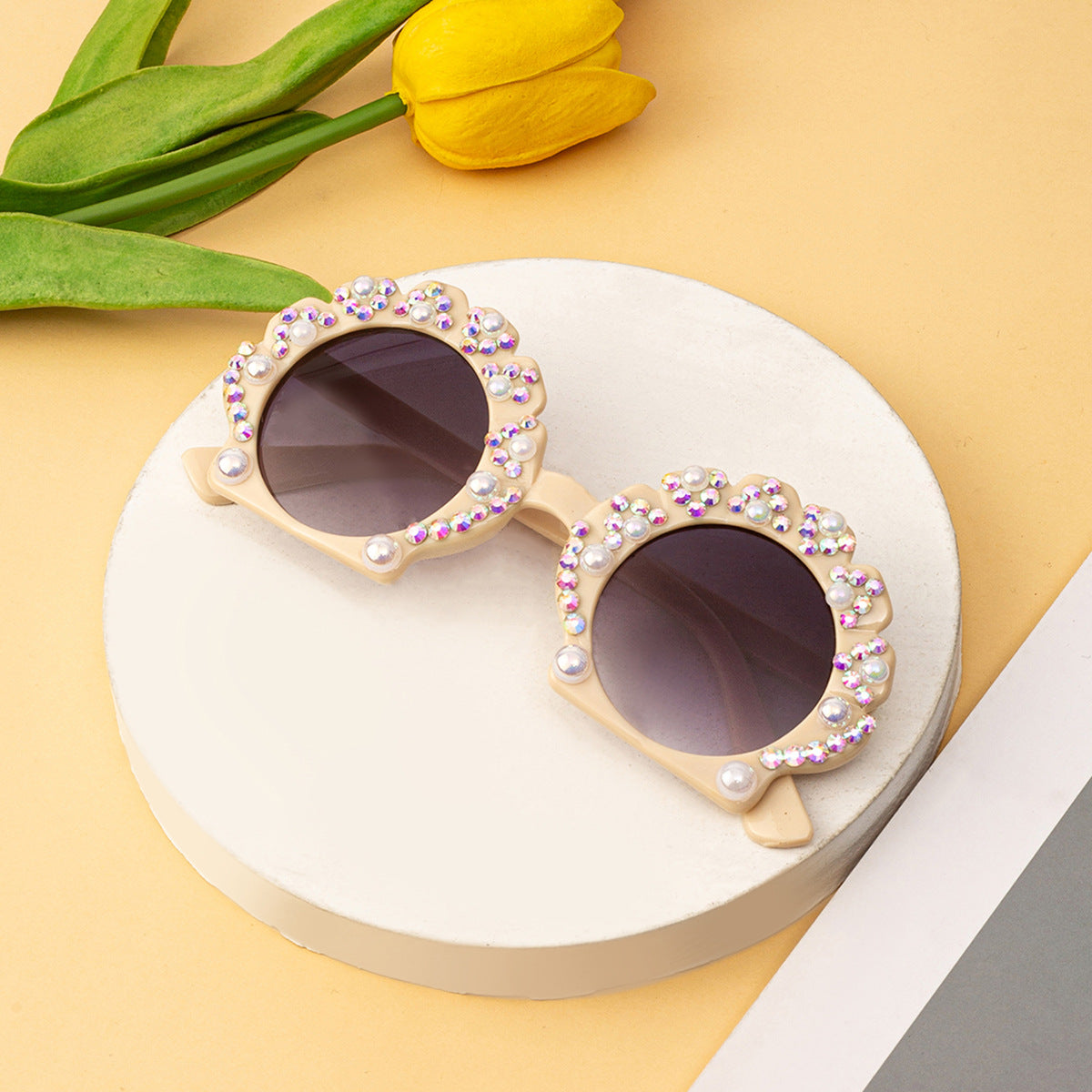 Wholesale Girl' s cute pearl studded diamond sunglasses