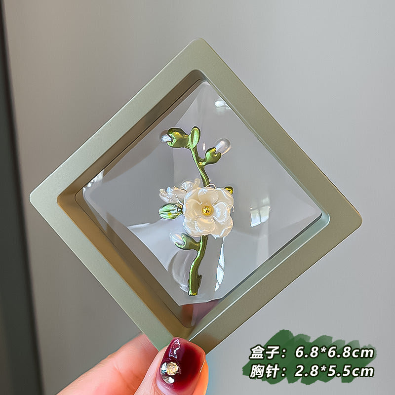 Wholesale Alloy Electroplated Green Pearl Leaf Brooch Pin Chic Floral Corsage Fashion Accessory For Women Boutique Resale Gift
