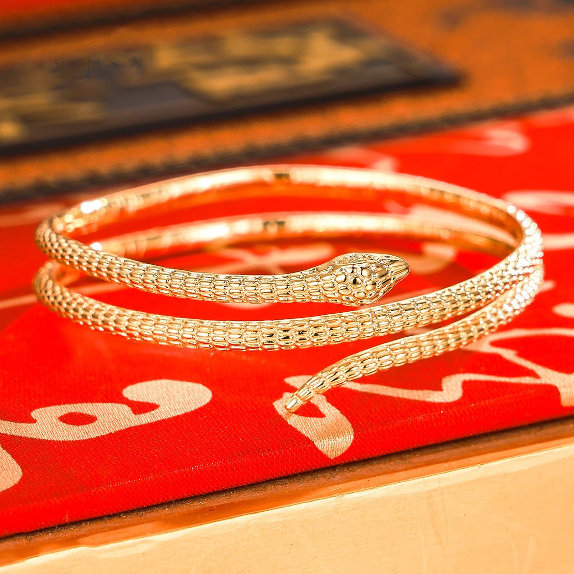 Wholesale Year of the Snake New Arundum Bracelet Ancient Fa Ling Snake Bracelet Zodiac Bracelet Light Luxury High Sense Design Sense Live