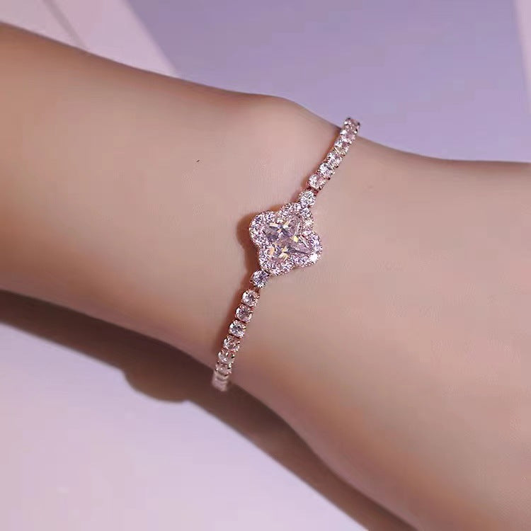 Wholesale Four Leaf Clover Super Flash Micro-Inlaid Zirconia Pull Bracelet