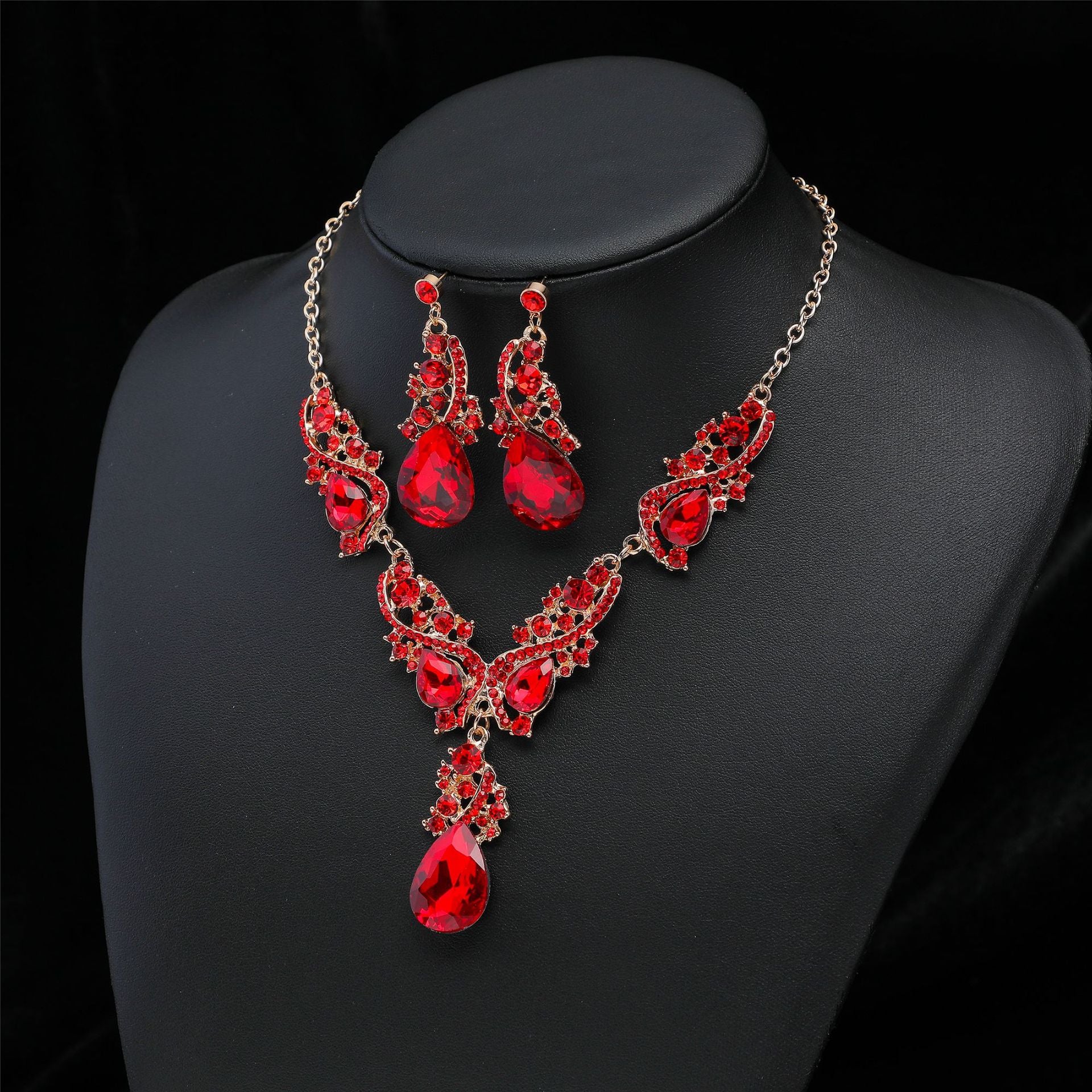 Wholesale Retro exaggerated necklace and earring set