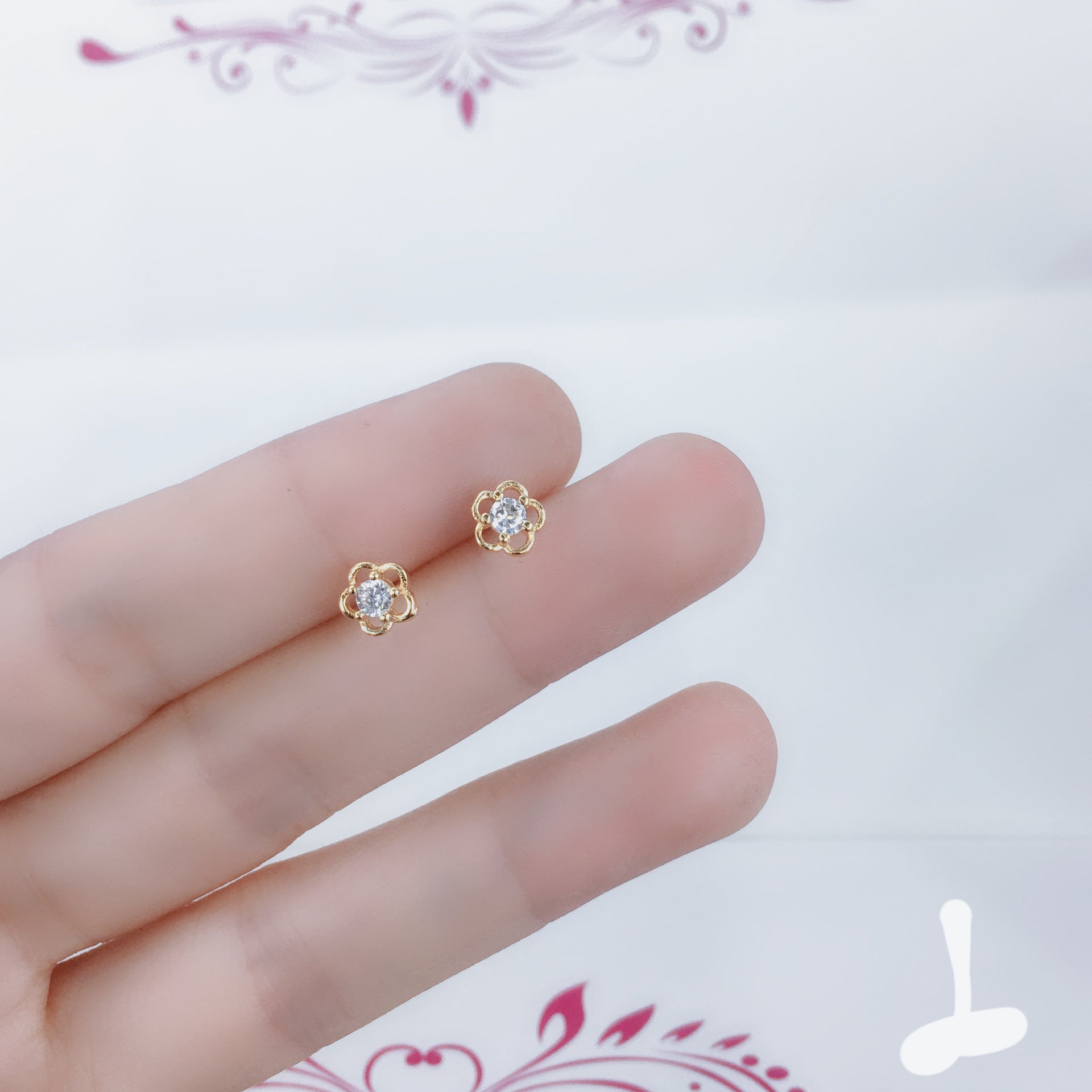 Wholesale Simple Small Exquisite Design Sense 925 Sterling Silver Earrings