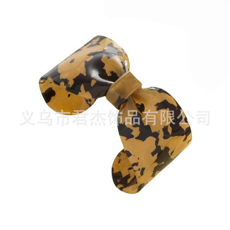 Wholesale Exaggerated shiny leopard-print bow resin bracelet