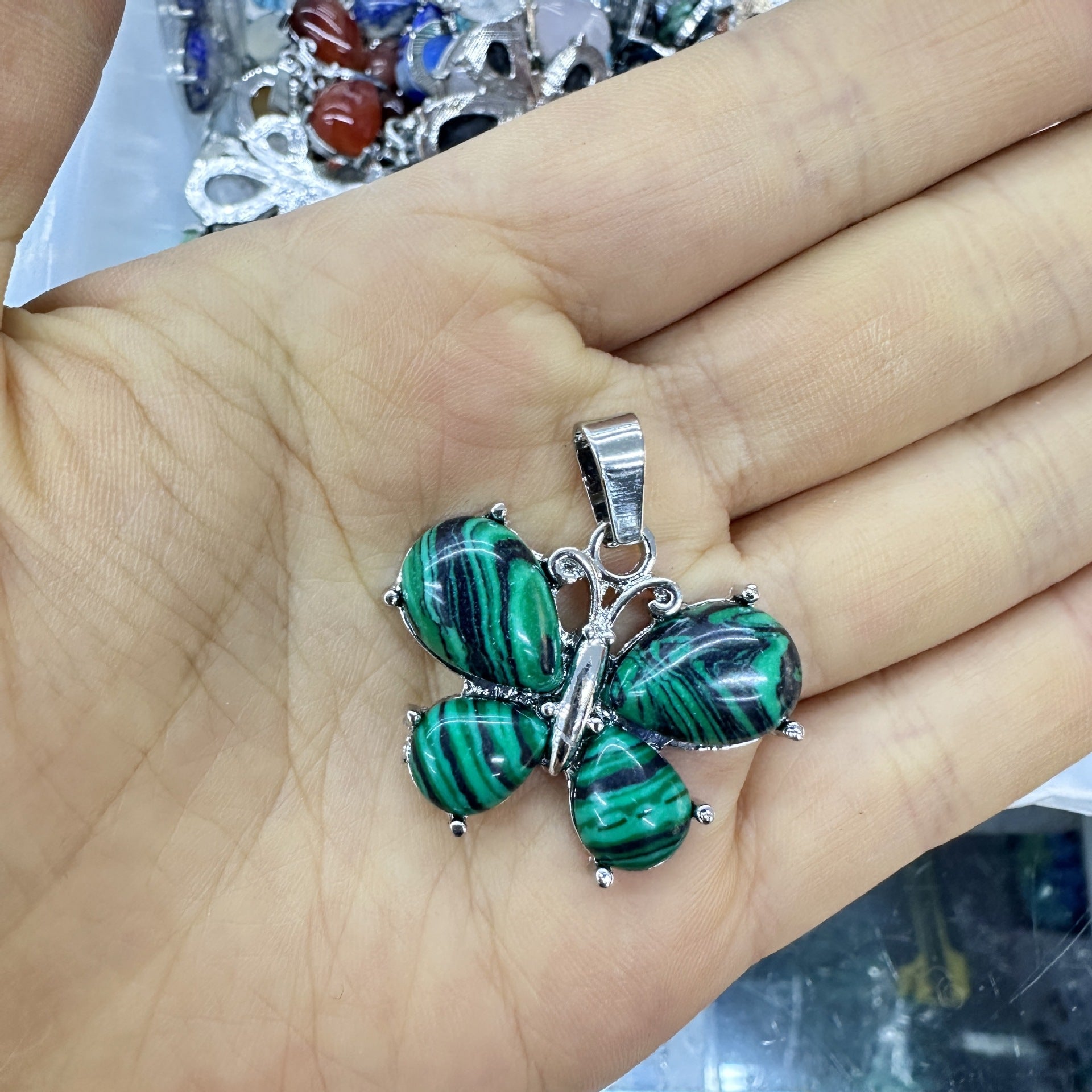 Wholesale Crystal Butterfly Pendant Amethyst Tiger Eye Natural Stone  Necklace