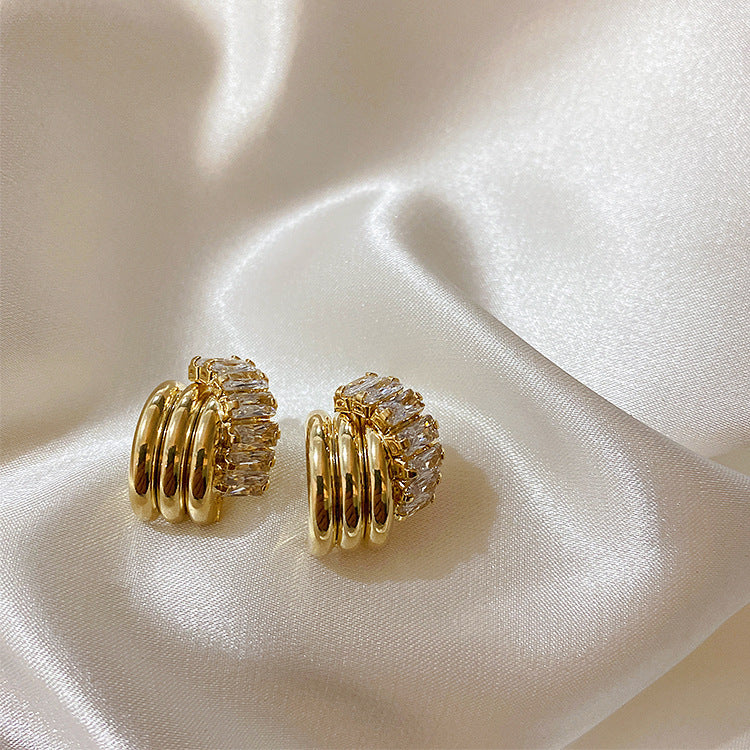 Wholesale Zirconia Metal Staggered Fashion Earrings