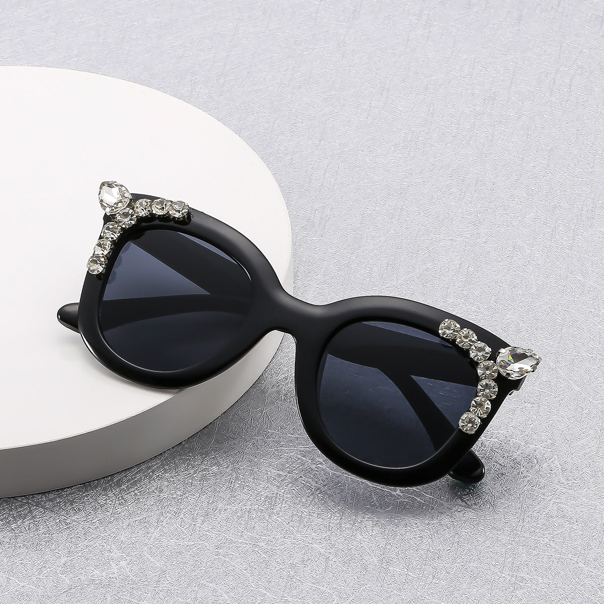 Wholesale Diamond studded flower cat eye ball flat sunglasses