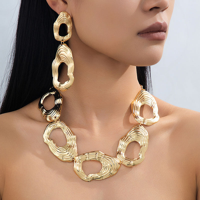 Wholesale Retro Geometric Hollow Circle Earrings And Hand Jewelry Set Elegant Fashion Accessory For Everyday Wear Party And Boutique Resale