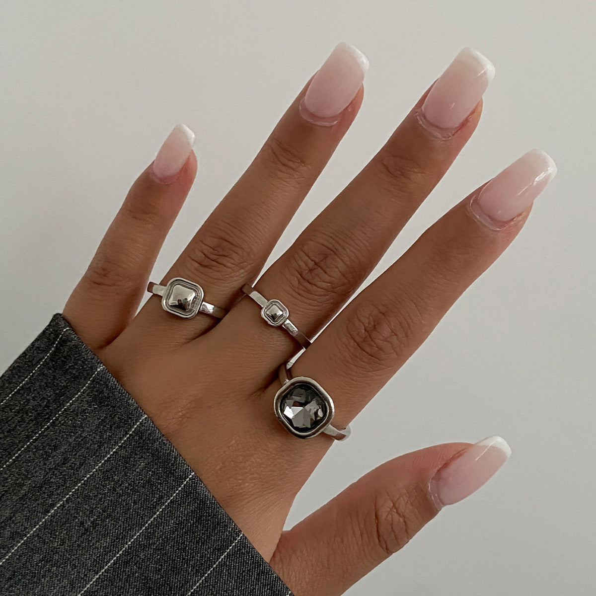 Wholesale Sweet and Cool Style Square Acrylic Diamond choker necklace