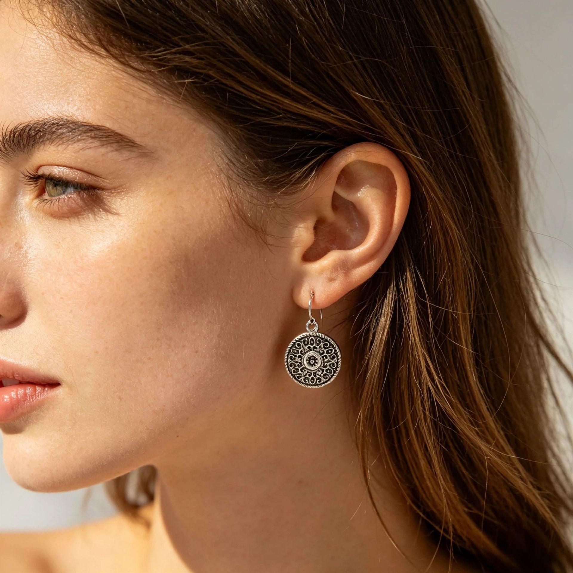 Wholesale Retro Carved Turquoise Round Disc Earrings Western Style Long Drop Earrings For Women Fashion Accessory Gift Boutique