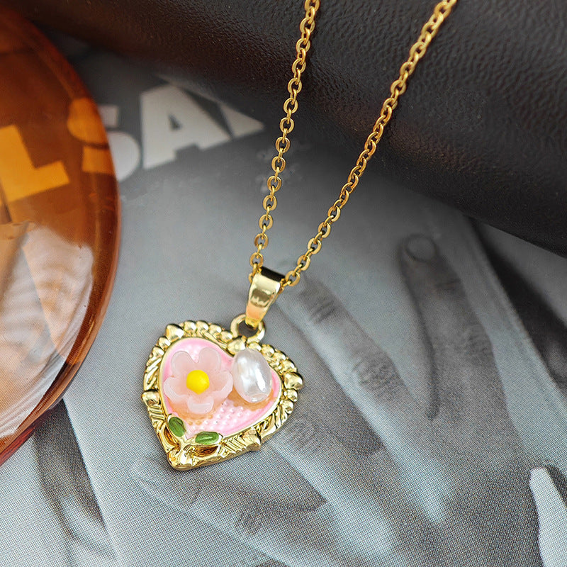 Wholesale  Heart Flower Necklace for Women, Niche Retro Light Luxury Pearl Clavicle Chain, Fashionable and Versatile Accessory